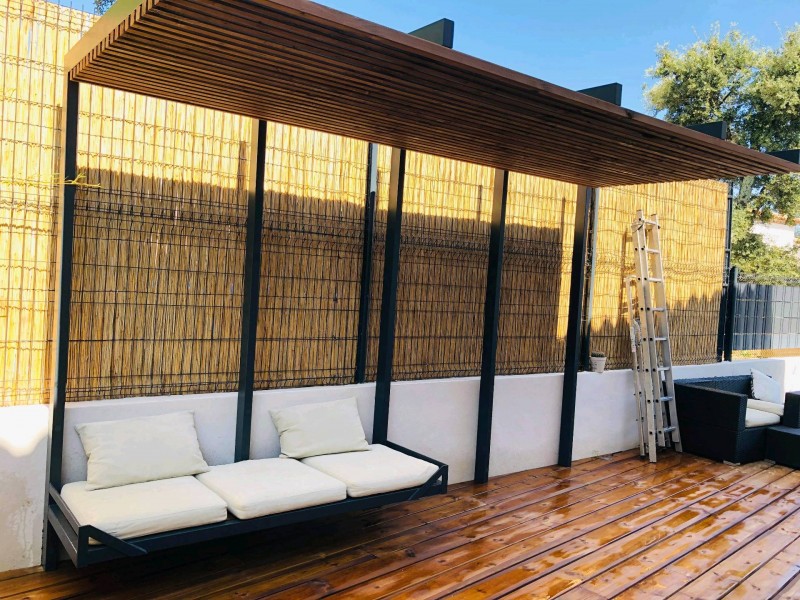 Création d'une pergola au style moderne pour un client proche de Castries