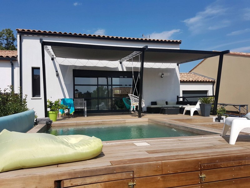 Pergola acier avec bache tendu sur la commune de beaulieu